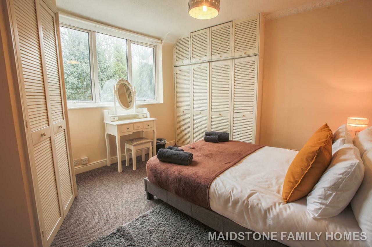 Maidstone Family Homes Upper Road Cottage Exterior photo