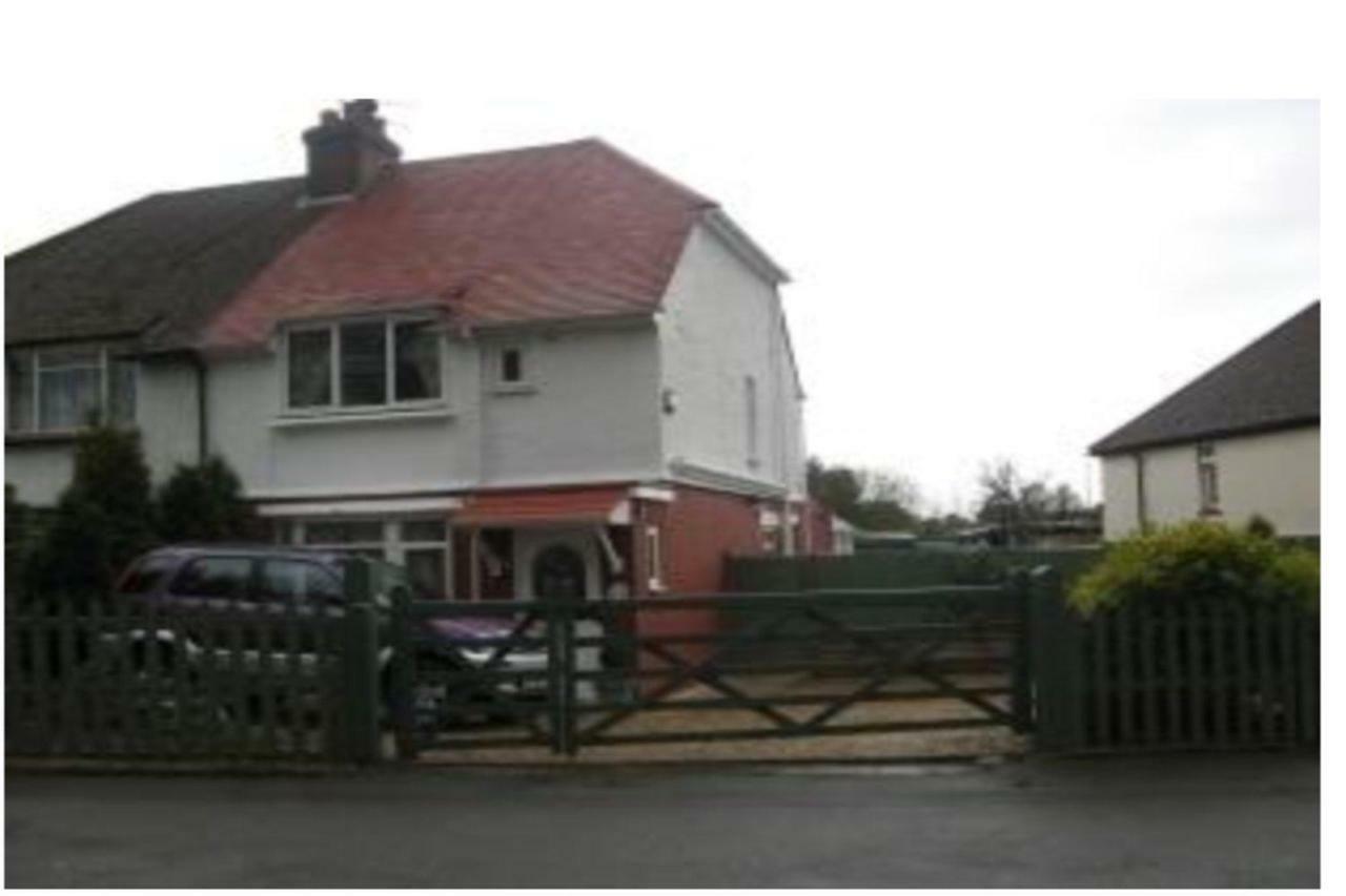 Maidstone Family Homes Upper Road Cottage Exterior photo