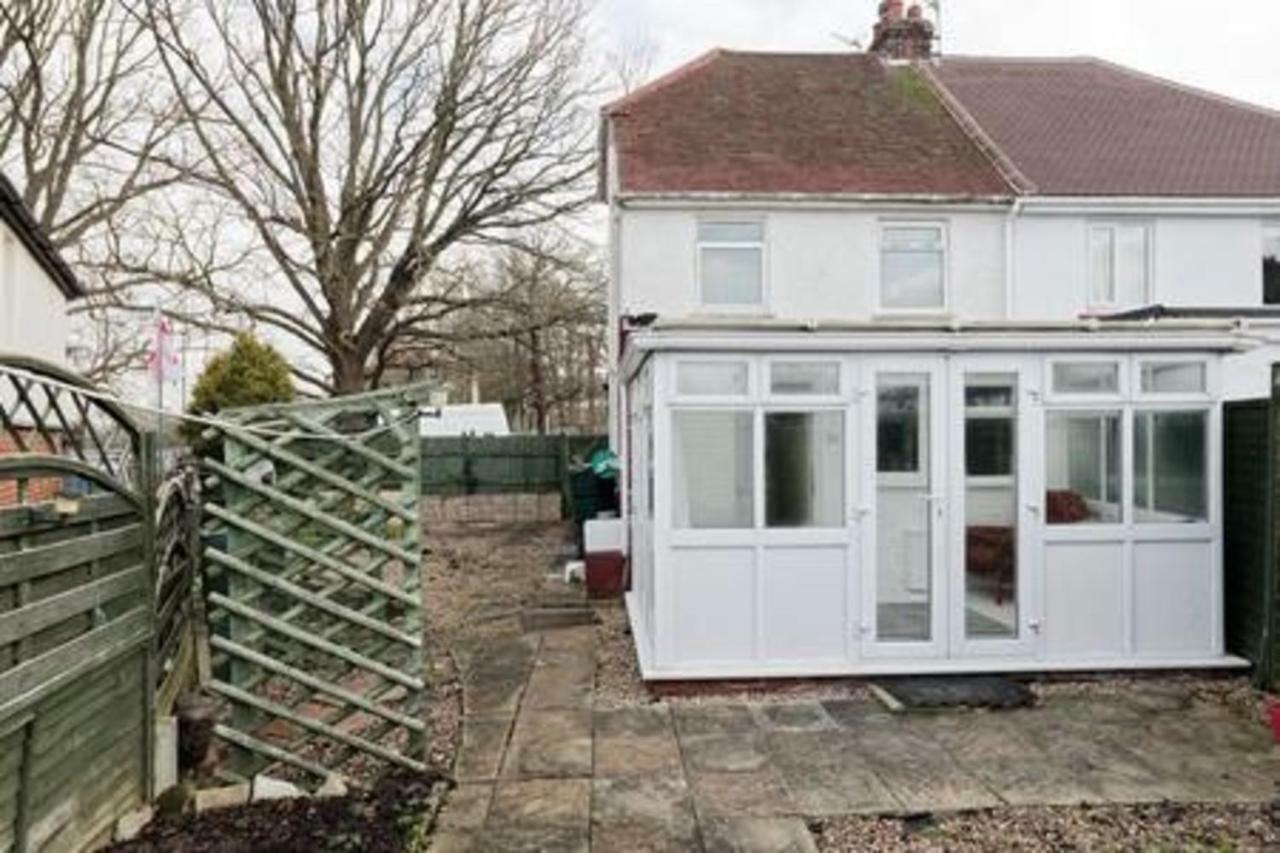 Maidstone Family Homes Upper Road Cottage Exterior photo