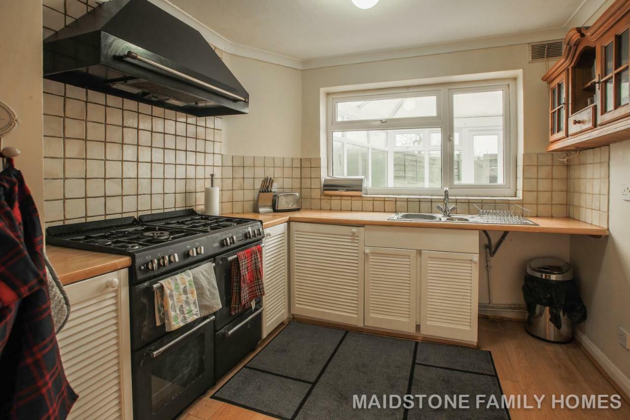 Maidstone Family Homes Upper Road Cottage Exterior photo