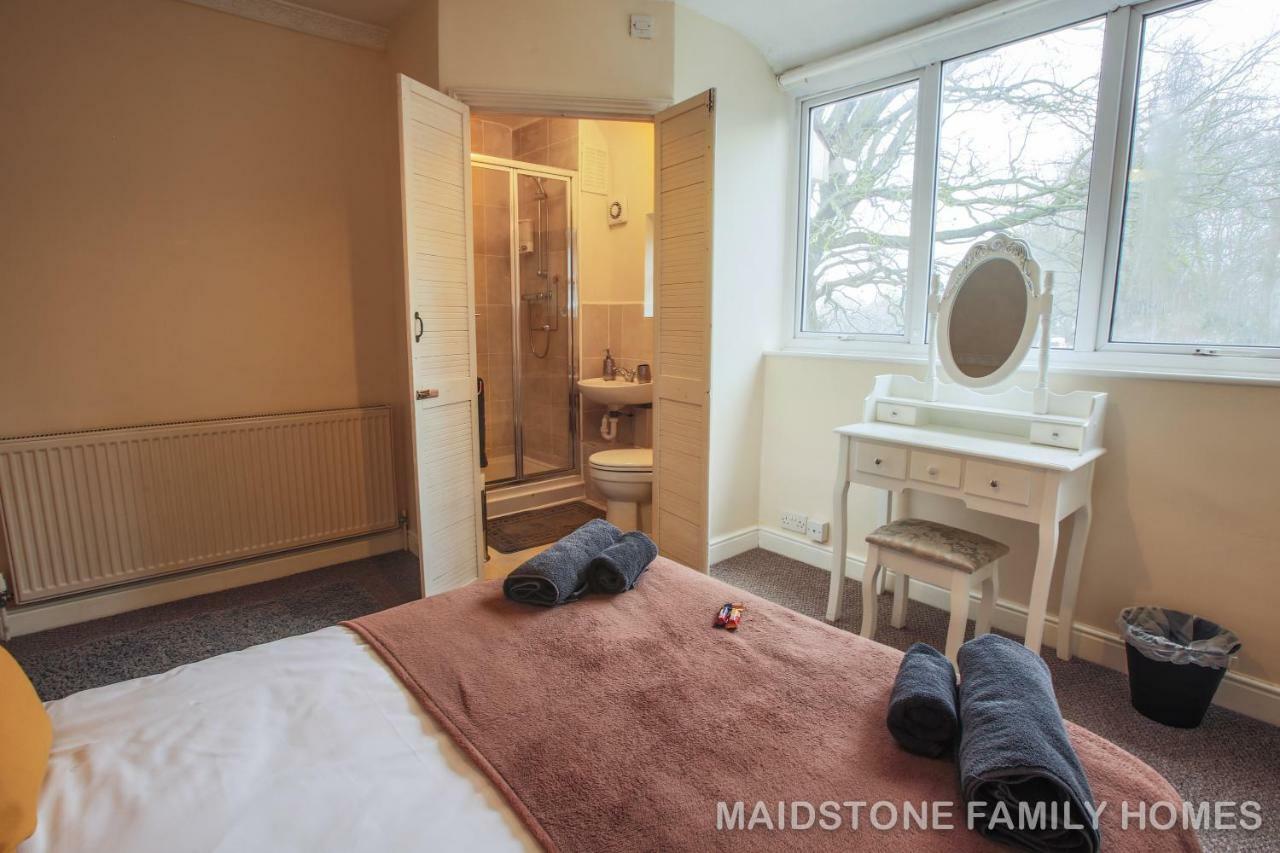 Maidstone Family Homes Upper Road Cottage Exterior photo
