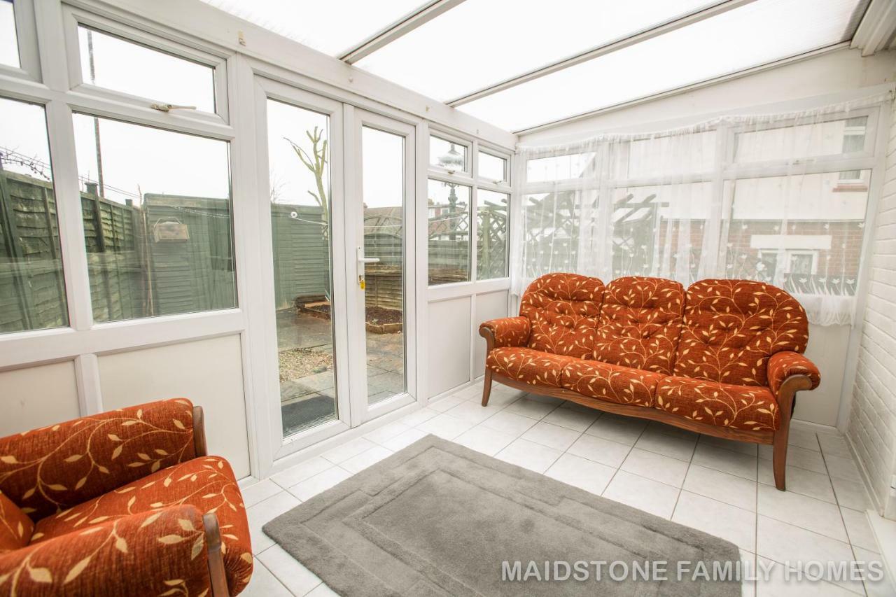 Maidstone Family Homes Upper Road Cottage Exterior photo